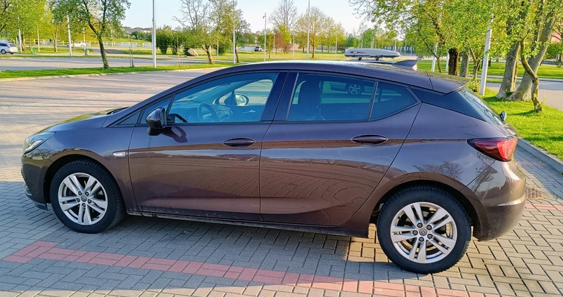 Opel Astra cena 49500 przebieg: 115600, rok produkcji 2017 z Suwałki małe 254